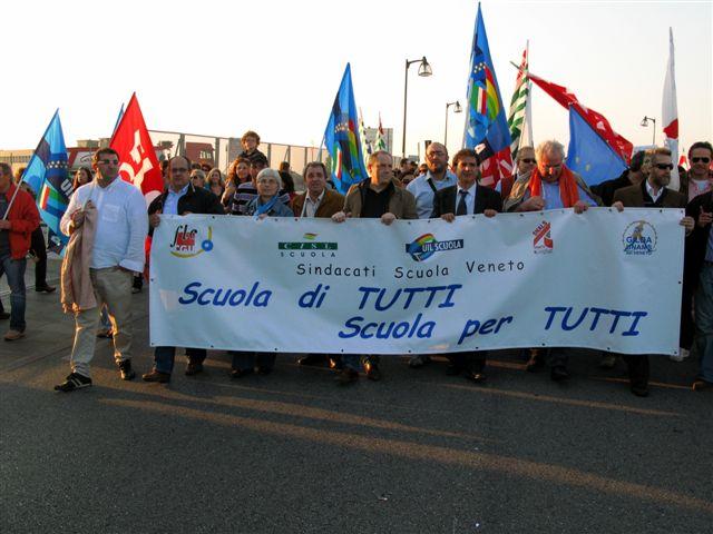 003 Lo striscione dei segretari regionali di categoria.jpg